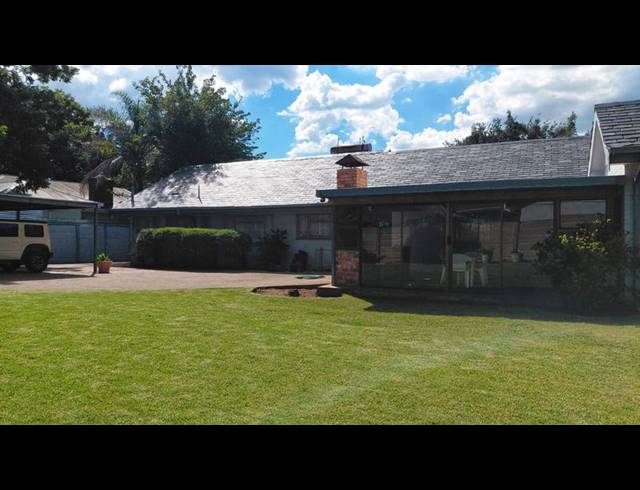 4 BEDROOM HOUSE FOR SALE IN FICHARDT PARK